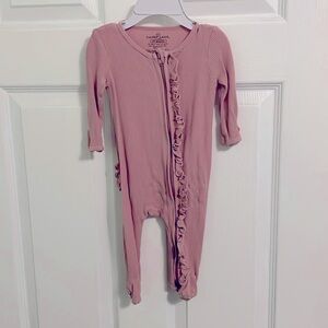 Caden Lane Bamboo Ruffle Footie Vintage Rose Waffle Size 0-3 months